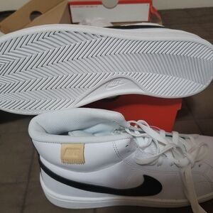 Nike men's 9.5 white